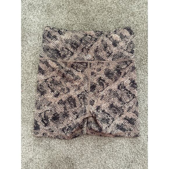 GAP Fit Sculpt,Eclipse,& Blackout Technology Compression Workout Shorts (4), S - Picture 4 of 13